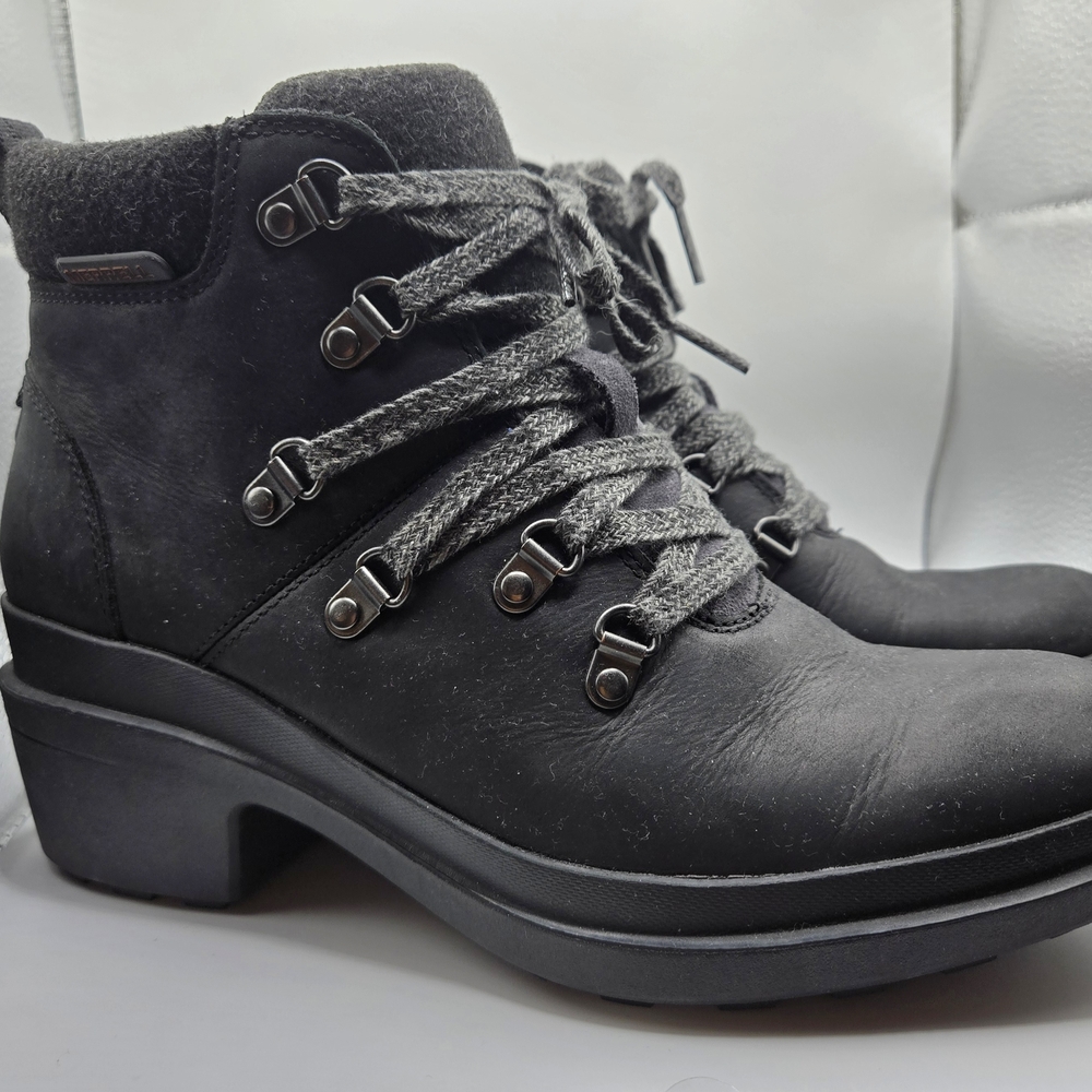 Merrell Black Women's Winter Lace-Up Ankle Boots
